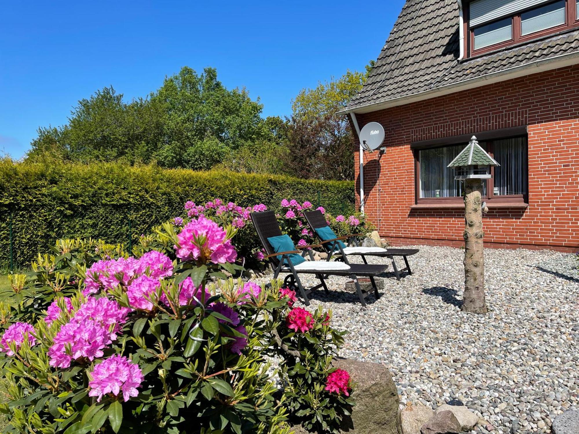 Ferienwohnung Im Erdgeschoss Mit Eingezaeunten Garten Und Terrasse Aurich Extérieur photo
