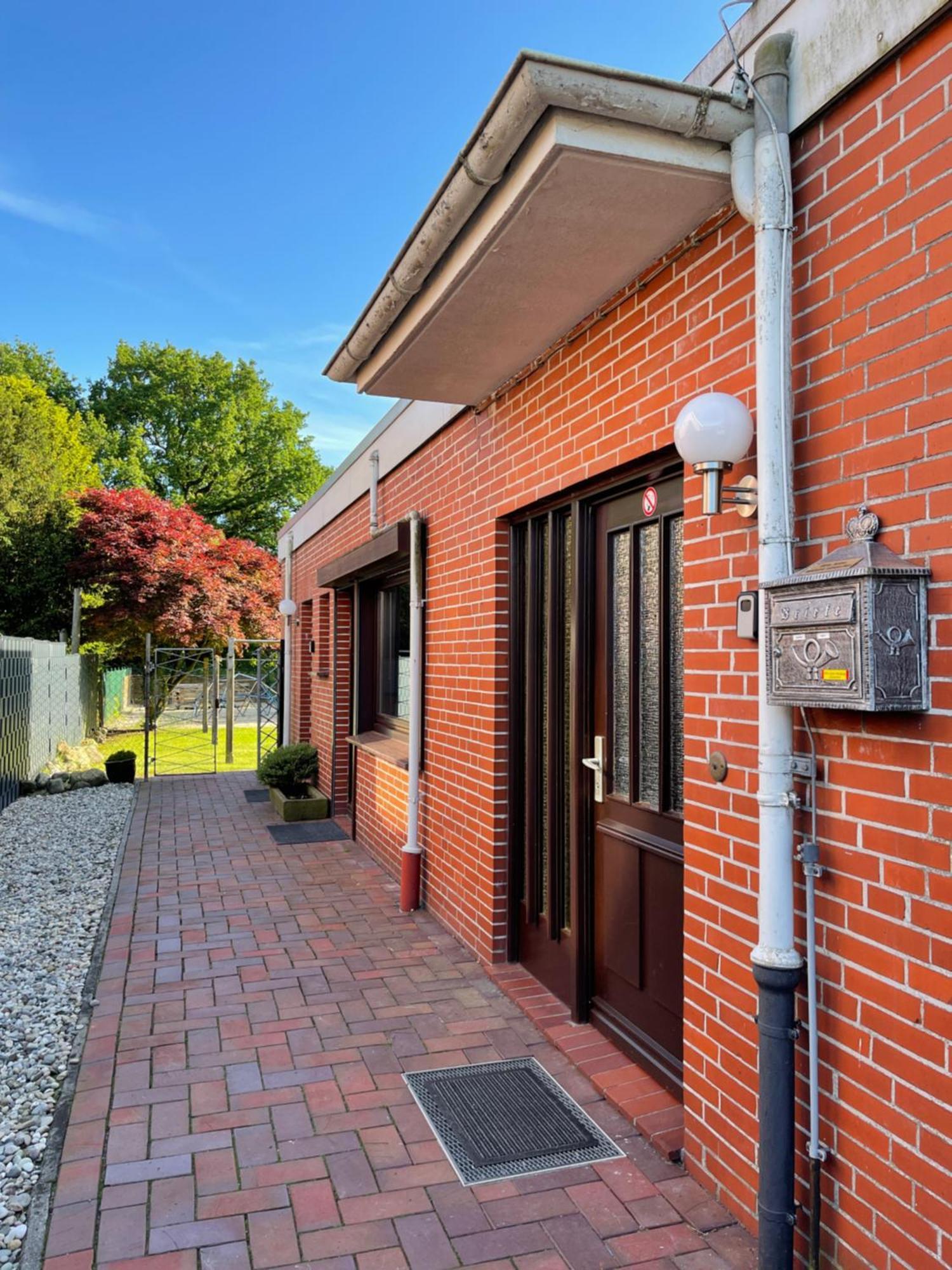 Ferienwohnung Im Erdgeschoss Mit Eingezaeunten Garten Und Terrasse Aurich Extérieur photo