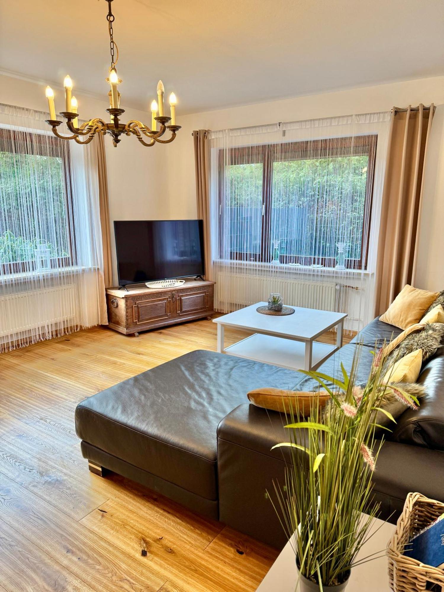 Ferienwohnung Im Erdgeschoss Mit Eingezaeunten Garten Und Terrasse Aurich Extérieur photo