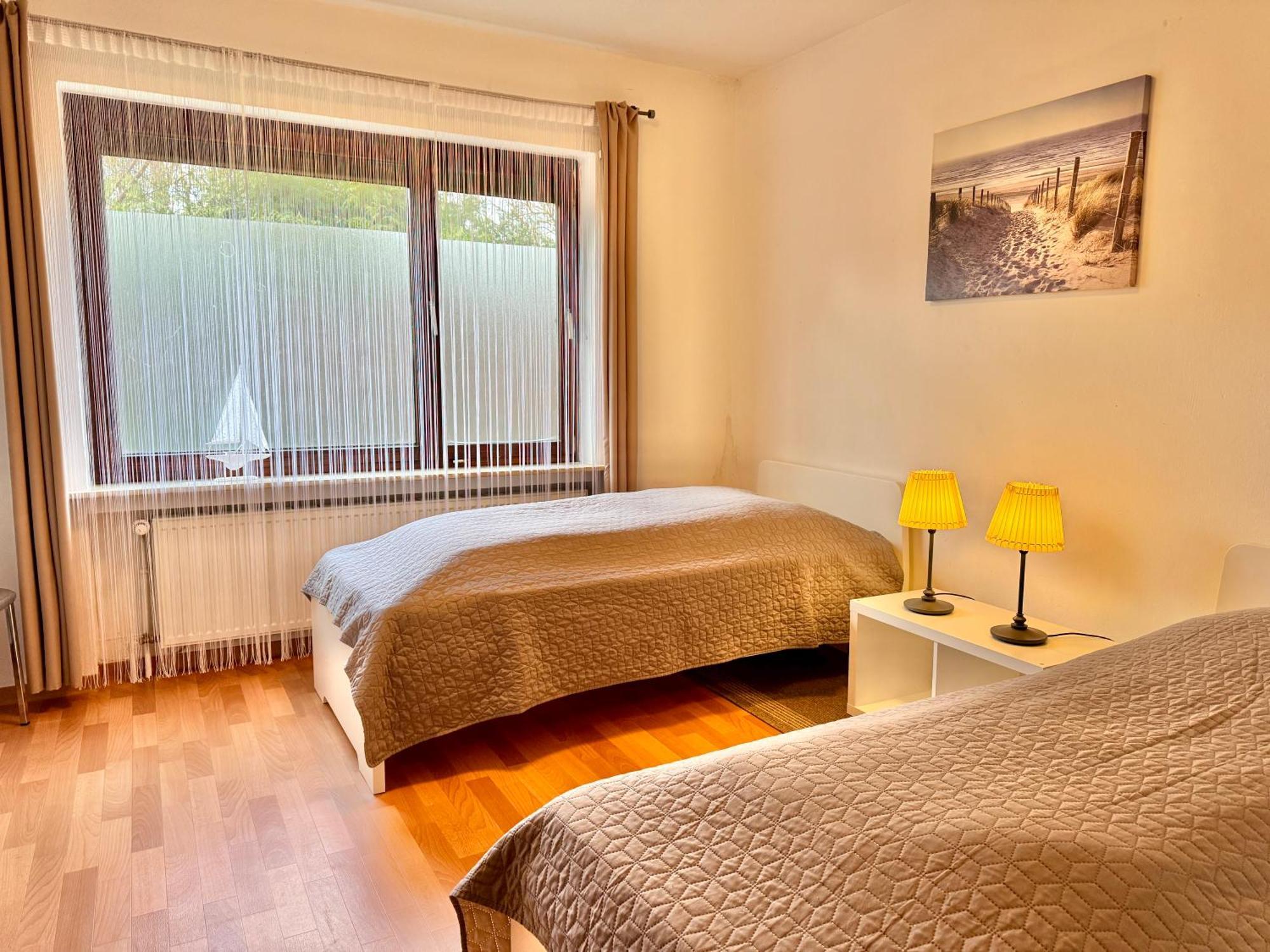 Ferienwohnung Im Erdgeschoss Mit Eingezaeunten Garten Und Terrasse Aurich Extérieur photo